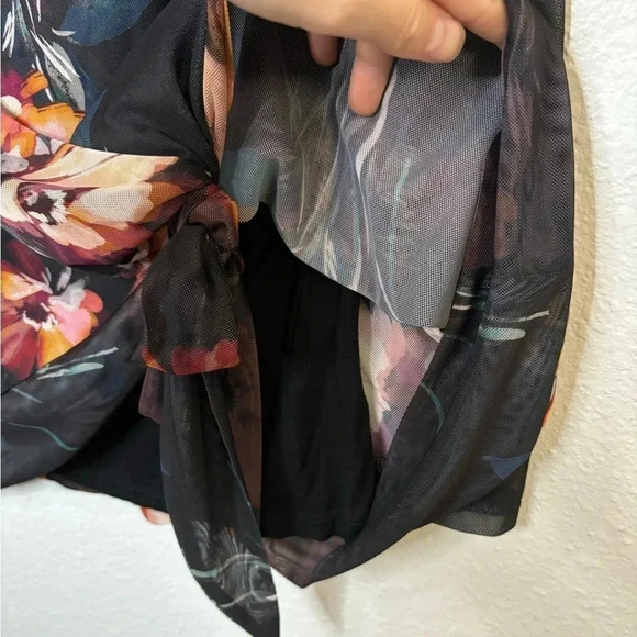 Adyson Parker Floral Long Sleeve Front Tie Top - Picture 3 of 7